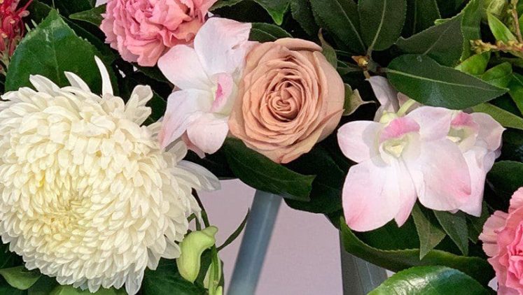 The ultimate guide to organising funeral flowers